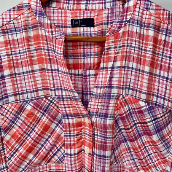 GAP Red and Purple Plaid Women's Top - Picture 3 of 6